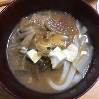 赤味噌ブレンドの味噌煮込みうどん